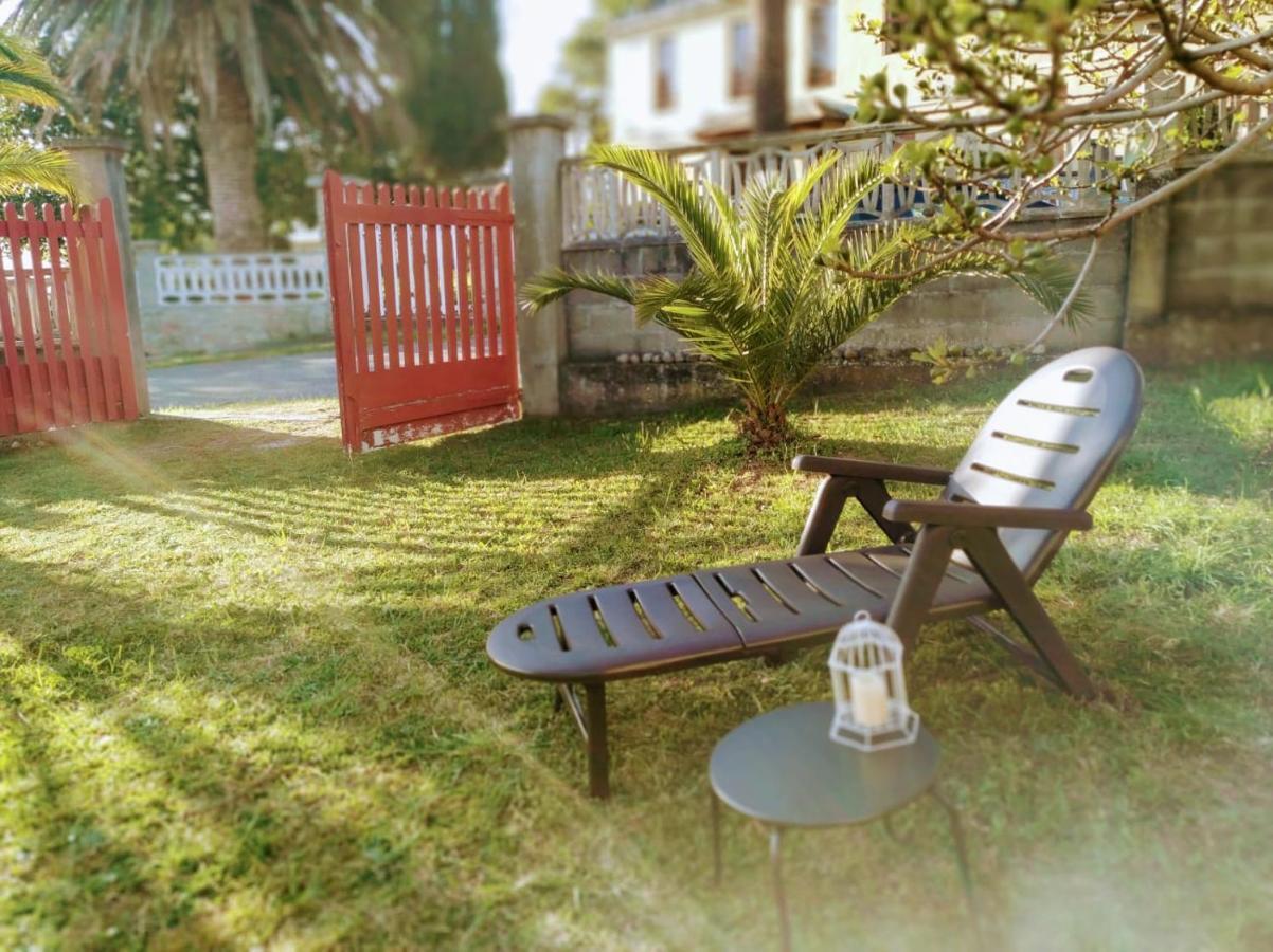 Casa En La Playa De Area Con Finca Privada Viveiro Exterior photo
